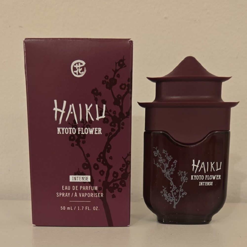 Haiku Kyoto Flower Intense Perfume in Deep Burgundy